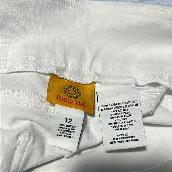 Ruby Rd. White ankle Pants - Picture 8 of 8